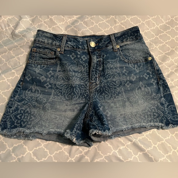 Maurice’s denim shorts - pair of 2 NWOT - Picture 2 of 8